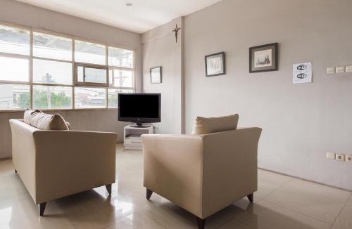 Siwalankerto House | RedDoorz at Siwalankerto Surabaya