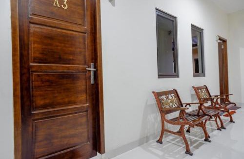 Purwokerto House | RedDoorz near Living Plaza Purwokerto