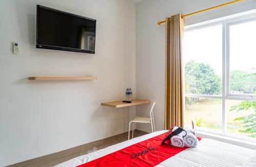 Serpong House | RedDoorz Plus near Teras Kota 3