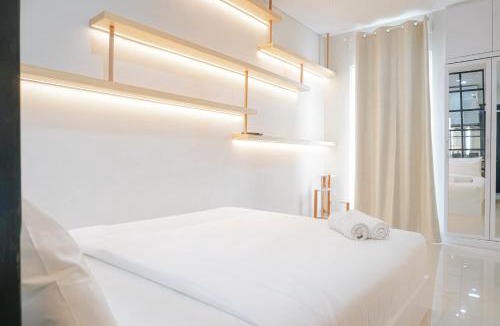 Pondokcina Apartment | Spacious and Modern Studio Apartment at Atlanta Residences By Travelio