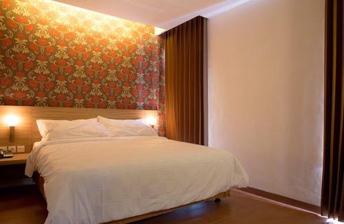Gubeng Hotel | DeMira Hotel