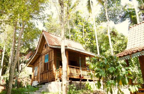 Sidemen Bed & Breakfast | Green Vanilla Bungalow