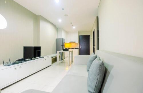 Jakarta Apartment | Spacious and Comfy 2BR Nifarro Park Apartment By Travelio