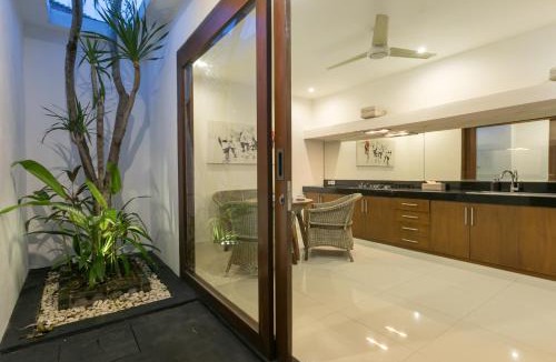 Dewi Sri Villa | Anari Villas Kuta, Romantic Private Pool Villa