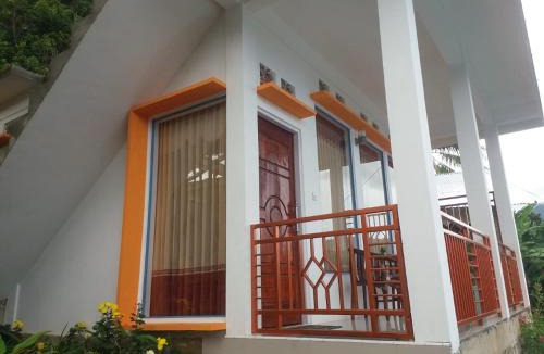 Moni House | Bintang Bungalow Tour & Travel