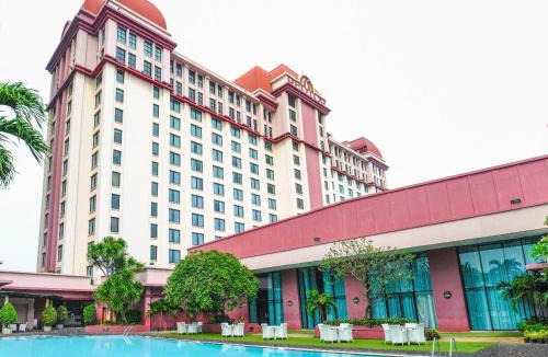Gambir Hotel | Redtop Hotel & Convention Center