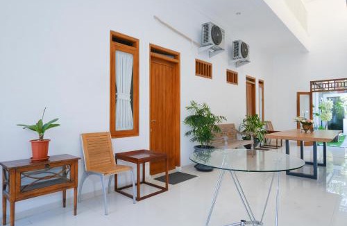 Mlati Hotel | RedDoorz Syariah near Taman Pelangi Jogja 2