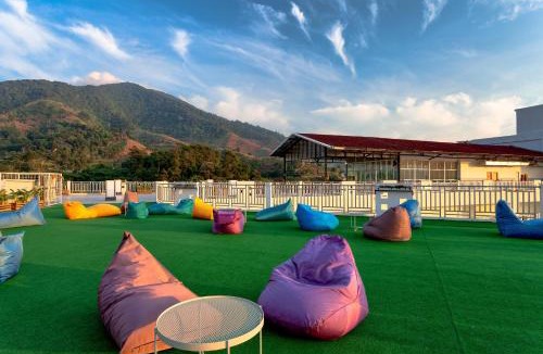 Cipanas Hotel | Le Eminence Puncak Hotel Convention & Resort