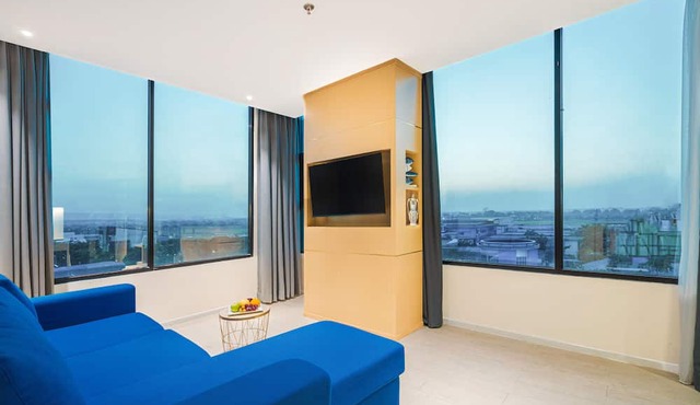 EASTERN HOTEL BOJONEGORO