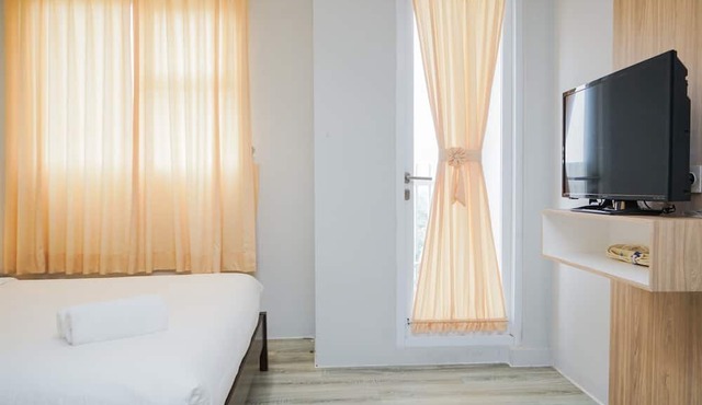Elegant And Comfy Studio Apartment At Bintaro Icon