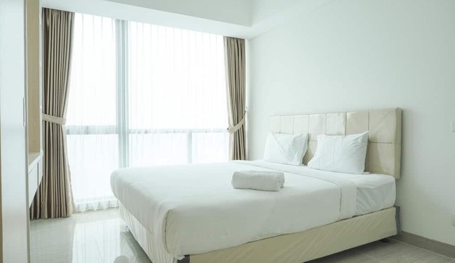 Spacious And Nice 2Br At Hillcrest House Apartment