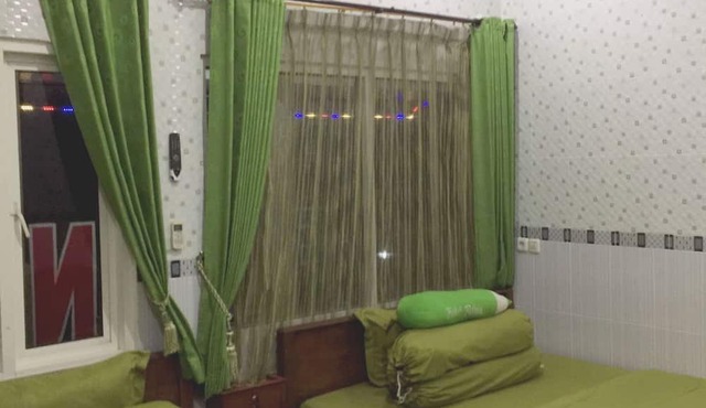 OYO Life 93055 Fathin Hotel