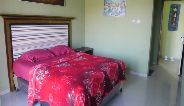 OYO Life 90646 Villa Karsinem Pasuruan