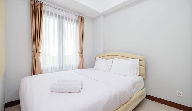 Comfort And Modern 2Br At Royal Heights Apartment