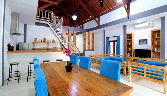 Surf Retreat Villa Sari Bali in Pekutatan