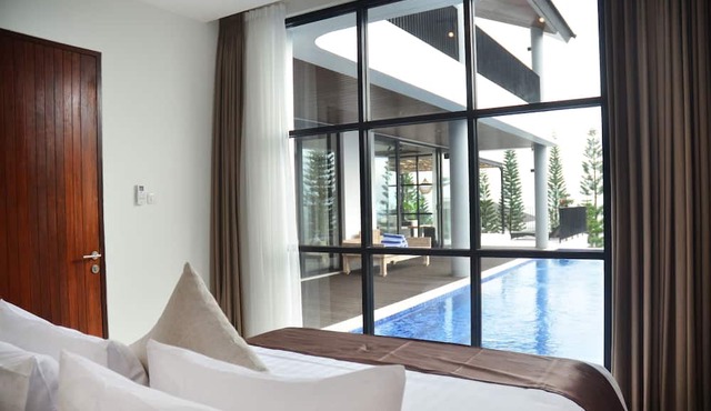 Sunshine City View Villa 6BR wth a private Heated Pool in Cimenyan