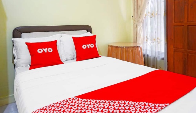 Super OYO 91568 Trisna Srabah Resort Homestay & Resto