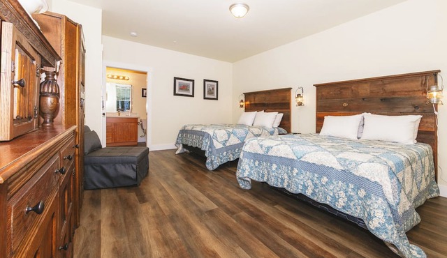 Iron Horse Inn Bed & Breakfast in Cle Elum