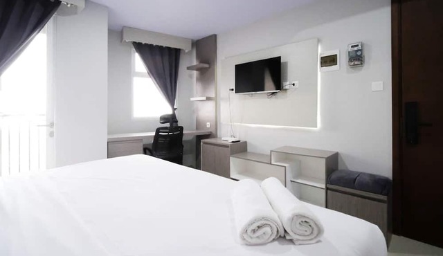 Nice And Comfy Studio At Grand Dharmahusada Lagoon Apartment