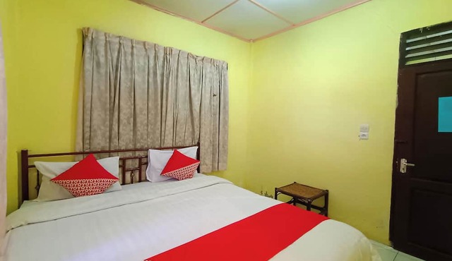 Hotel O Penginapan & Villa Sirait in Parapat