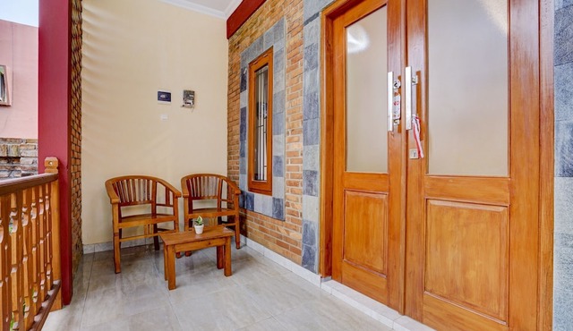 SUPER OYO Collection O 90265 Cempoko Mulyo Homestay Syariah