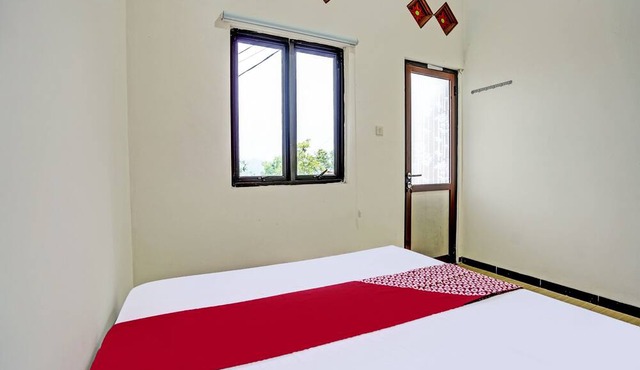 OYO 92049 D'jamus Resort Telaga Ngebel