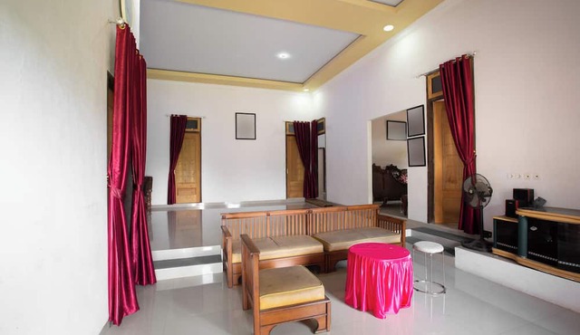 Hotel O Homestay Romauli Kampung Radja in Jambi