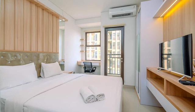 Cozy Living And Homey Studio Transpark Cibubur Apartment
