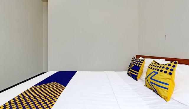 SPOT ON 91709 Aster Hotel Syariah in Karanganyar