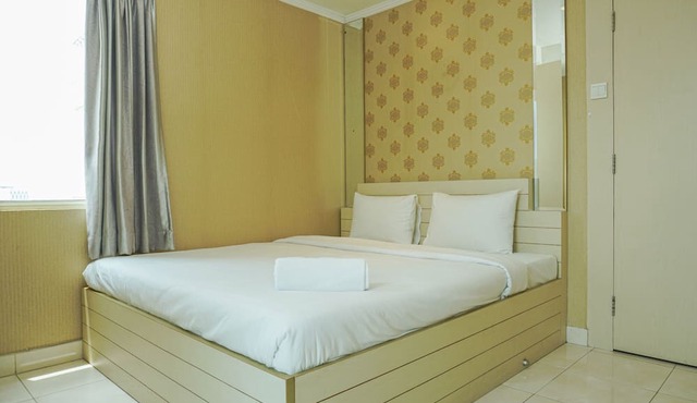 Strategic 1BR The Boulevard Apartment with Luxurious Design