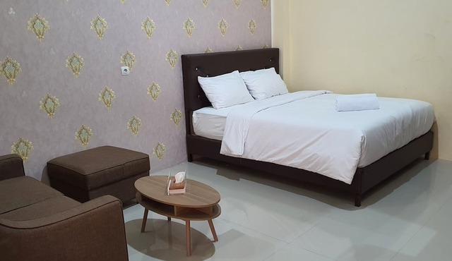 Asmi Hotel