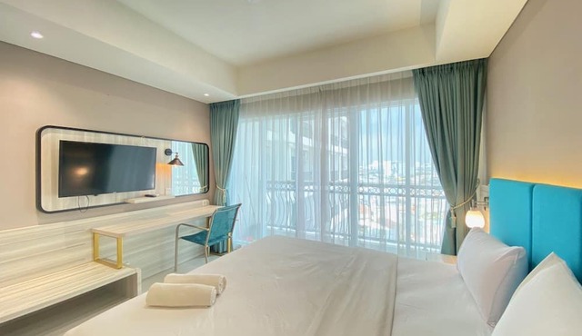 Modern and Spacious Studio Room at Green Kosambi Apartment