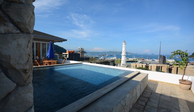 Harbour Komodo Hotel