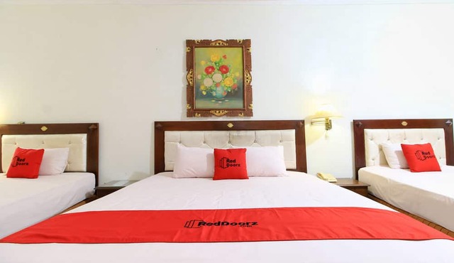 RedDoorz near Klaten Train Station