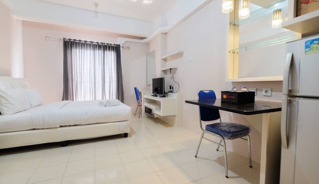 Minimalist Studio Room at Sunter Park View Apartment