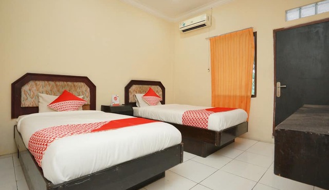 OYO 2003 Female Guest House