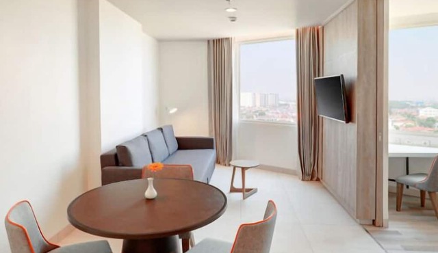 HARRIS Hotel & Conventions Bundaran Satelit Surabaya