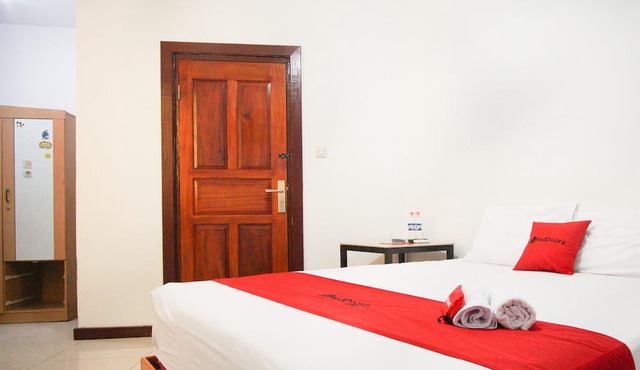 RedDoorz near Mall Abepura in Jayapura