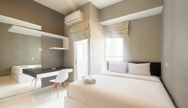 Minimalist And Enjoy Living Studio Amartha View Apartment in Semarang