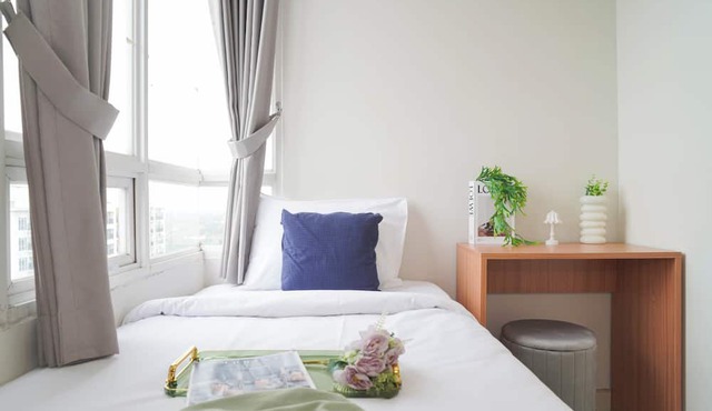 Tranquil And Comfy 2Br At Cinere Bellevue Suites Apartment