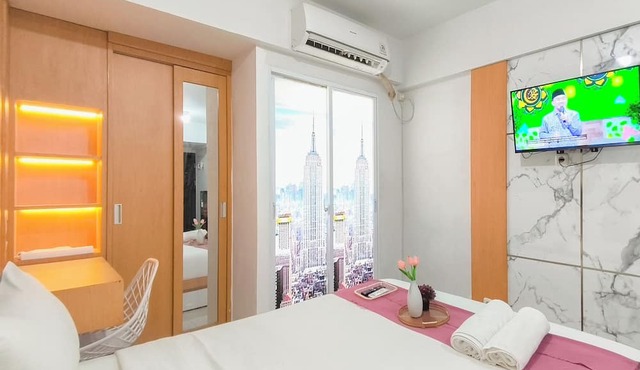 Comfy Minimalist Studio Room At Suncity Residence Apartment
