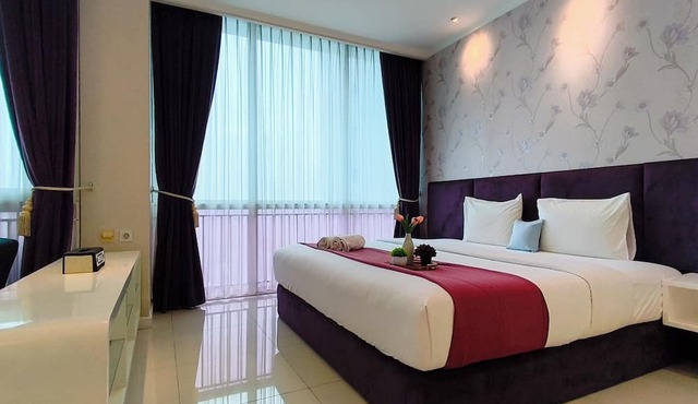 Spacious And Lavish 4Br At The Via And The Vue Ciputra World Apartment