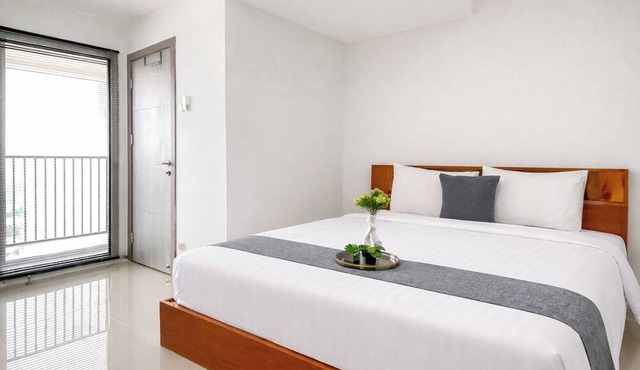 Contemporary And Restful 2Br At Apartment Anwa Residence