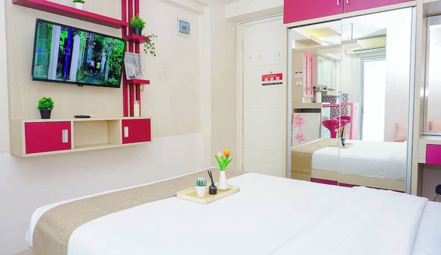 Vibrant Studio At Bassura City Apartment