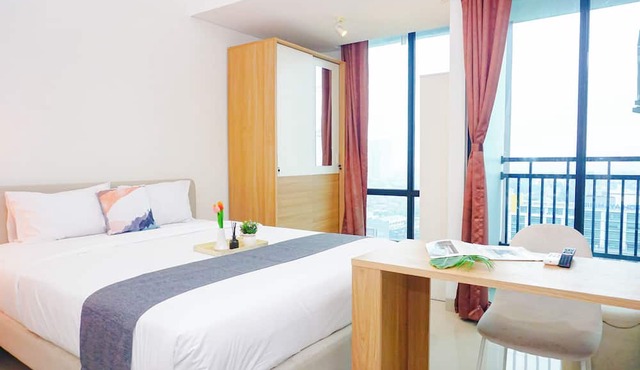 Relaxing Stay Studio At Apartment Lrt City Bekasi
