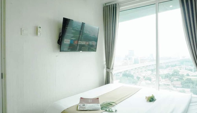 Pleasant And Relaxing 2Br Apartment Grand Kamala Lagoon