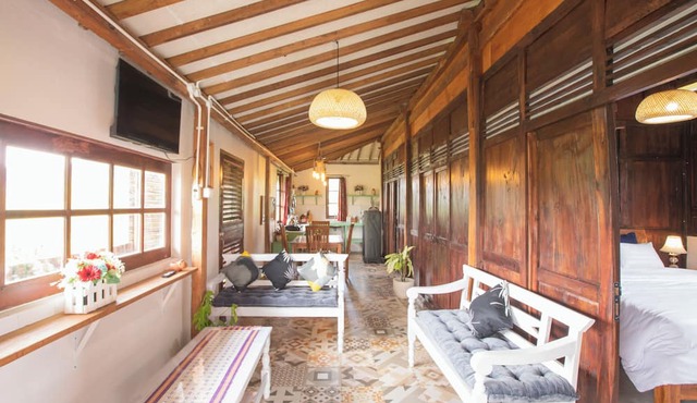 Breeze and Blossom Cottage Maguwo