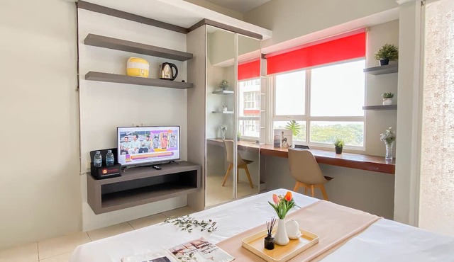 Cozy Living Studio At Apartment Taman Melati Margonda in Depok