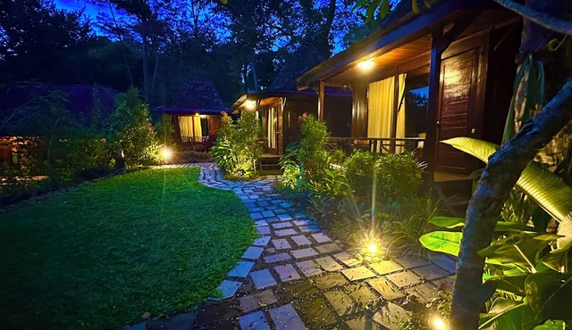 Puunee Wild River Resto & Villa's