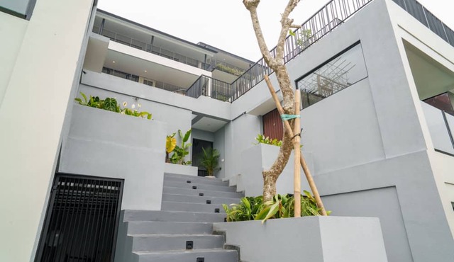 Emerald hill 12 BR karaoke heated pool
